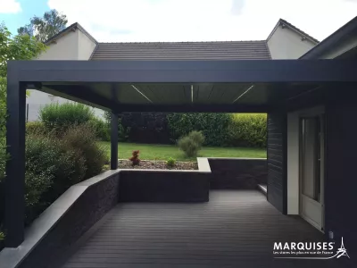 Pergola en bois installée à Mirande par Entre Portes et Baies